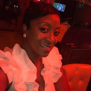 Meet your Posher, Tee